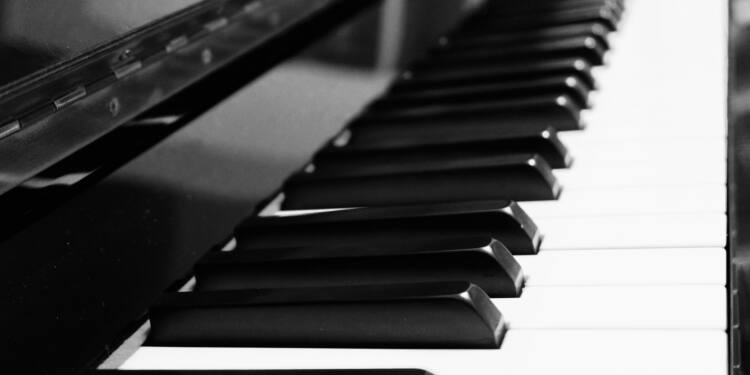 Himnos de huesos abatidos